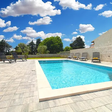 Holiday home Mit Privatpool Fuer 6 Personen Ca 125 Qm In Liznjan, Istrien Suedkueste Von Istrien Liznjan
