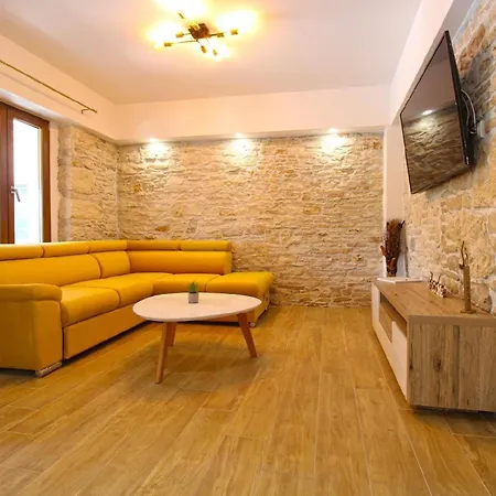 Holiday home Mit Privatpool Fuer 6 Personen Ca 125 Qm In Liznjan, Istrien Suedkueste Von Istrien Liznjan
